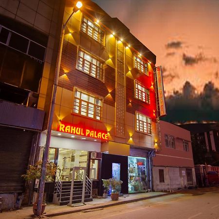 Rahul Palace By Golden Tree Near Metro Station And Ajmal Khan Market New Delhi Luaran gambar
