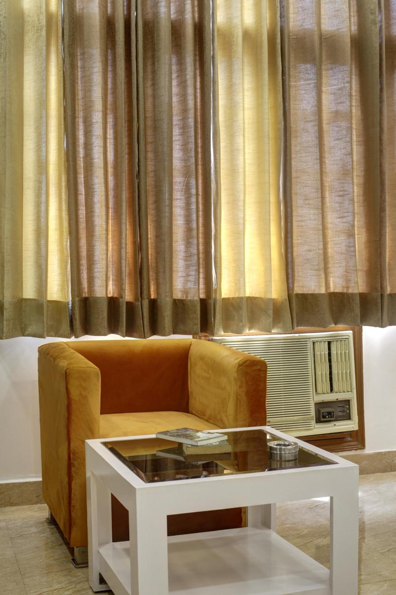 Rahul Palace By Golden Tree Near Metro Station And Ajmal Khan Market New Delhi Luaran gambar