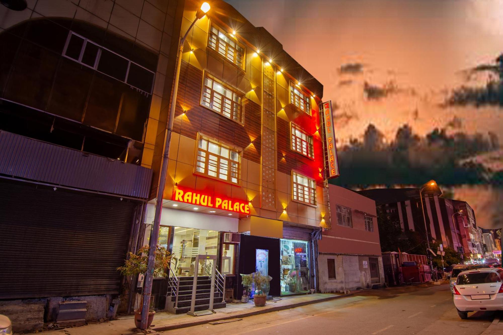 Rahul Palace By Golden Tree Near Metro Station And Ajmal Khan Market New Delhi Luaran gambar