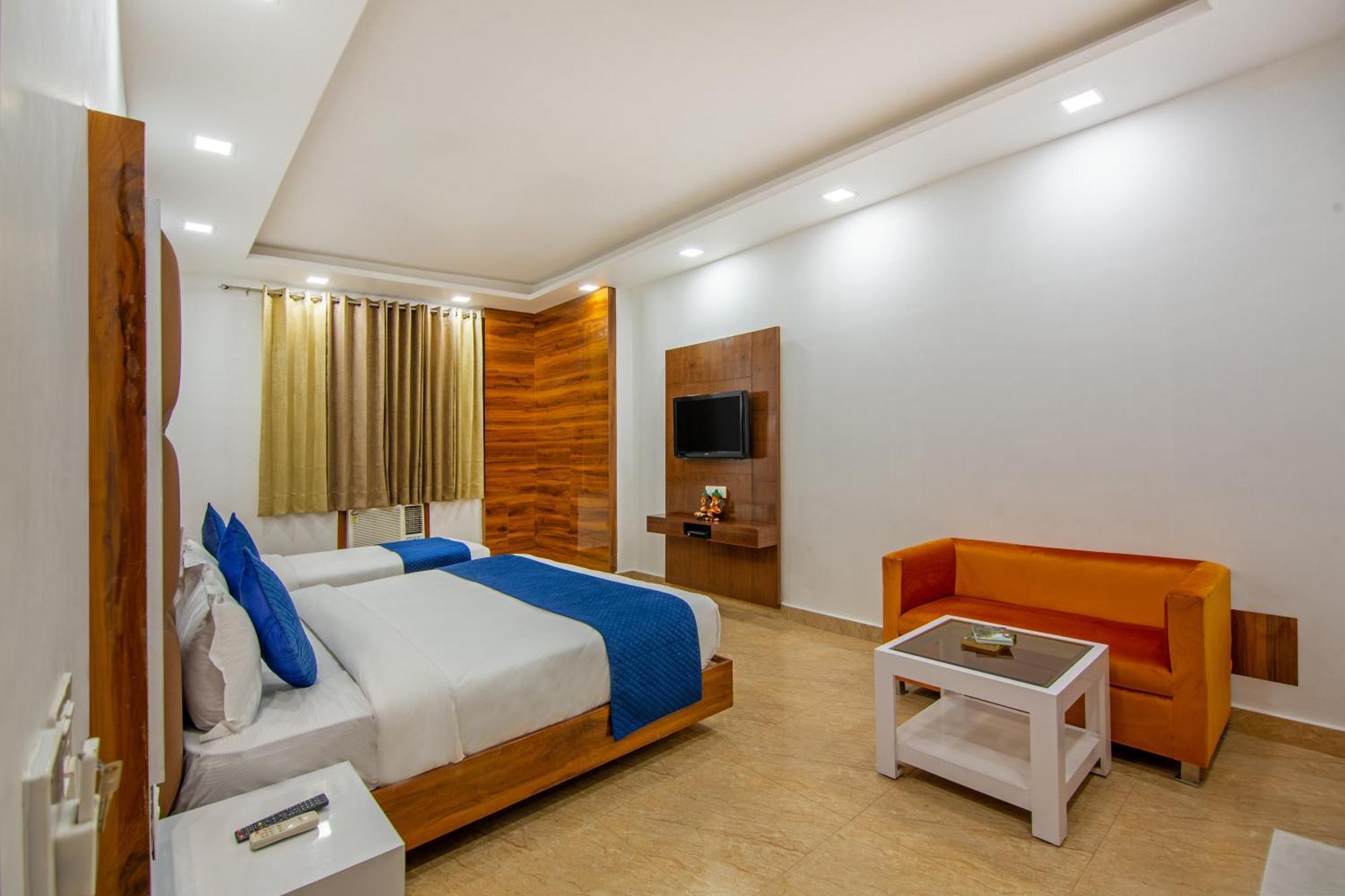 Rahul Palace By Golden Tree Near Metro Station And Ajmal Khan Market New Delhi Luaran gambar