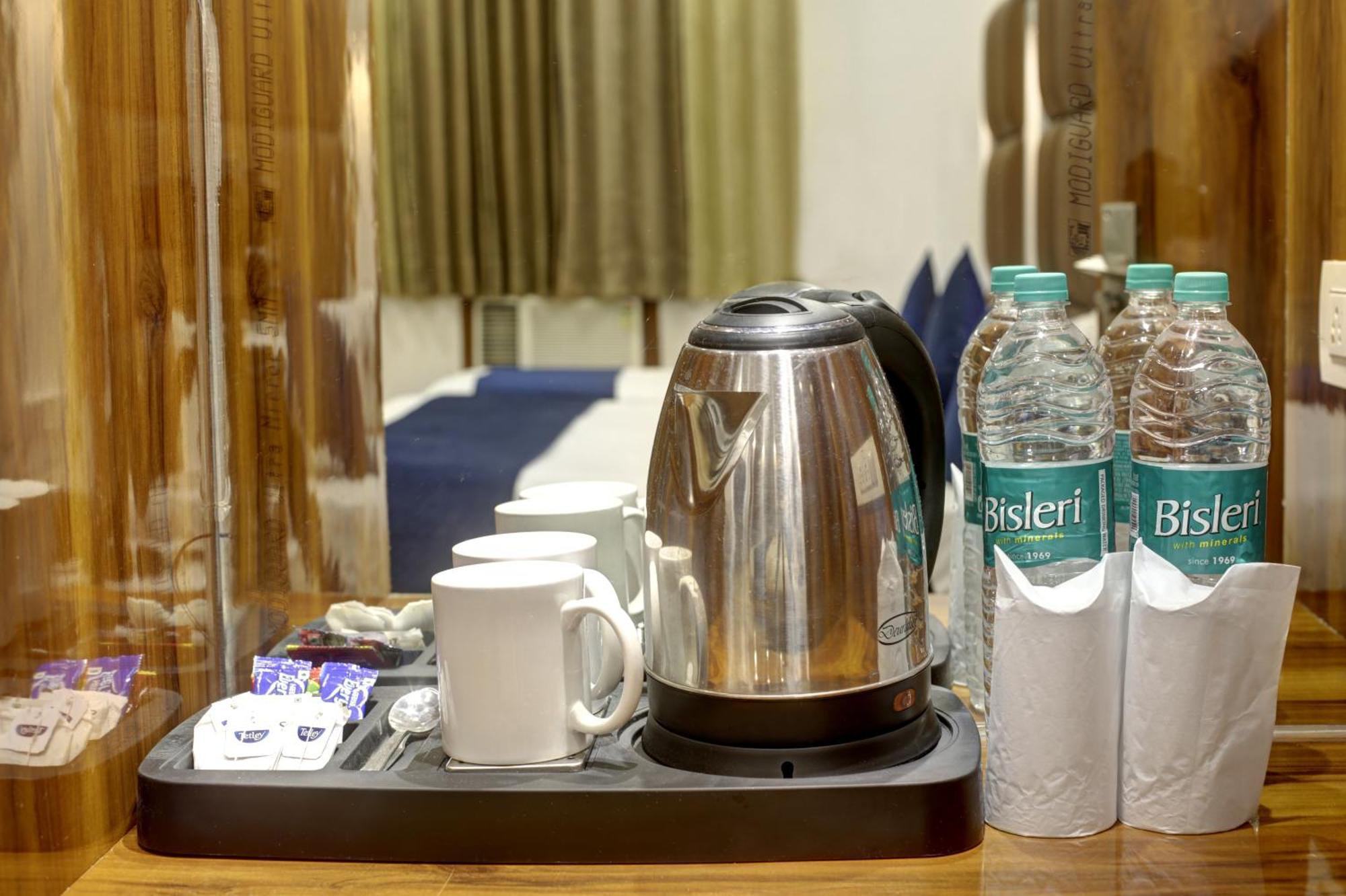 Rahul Palace By Golden Tree Near Metro Station And Ajmal Khan Market New Delhi Luaran gambar