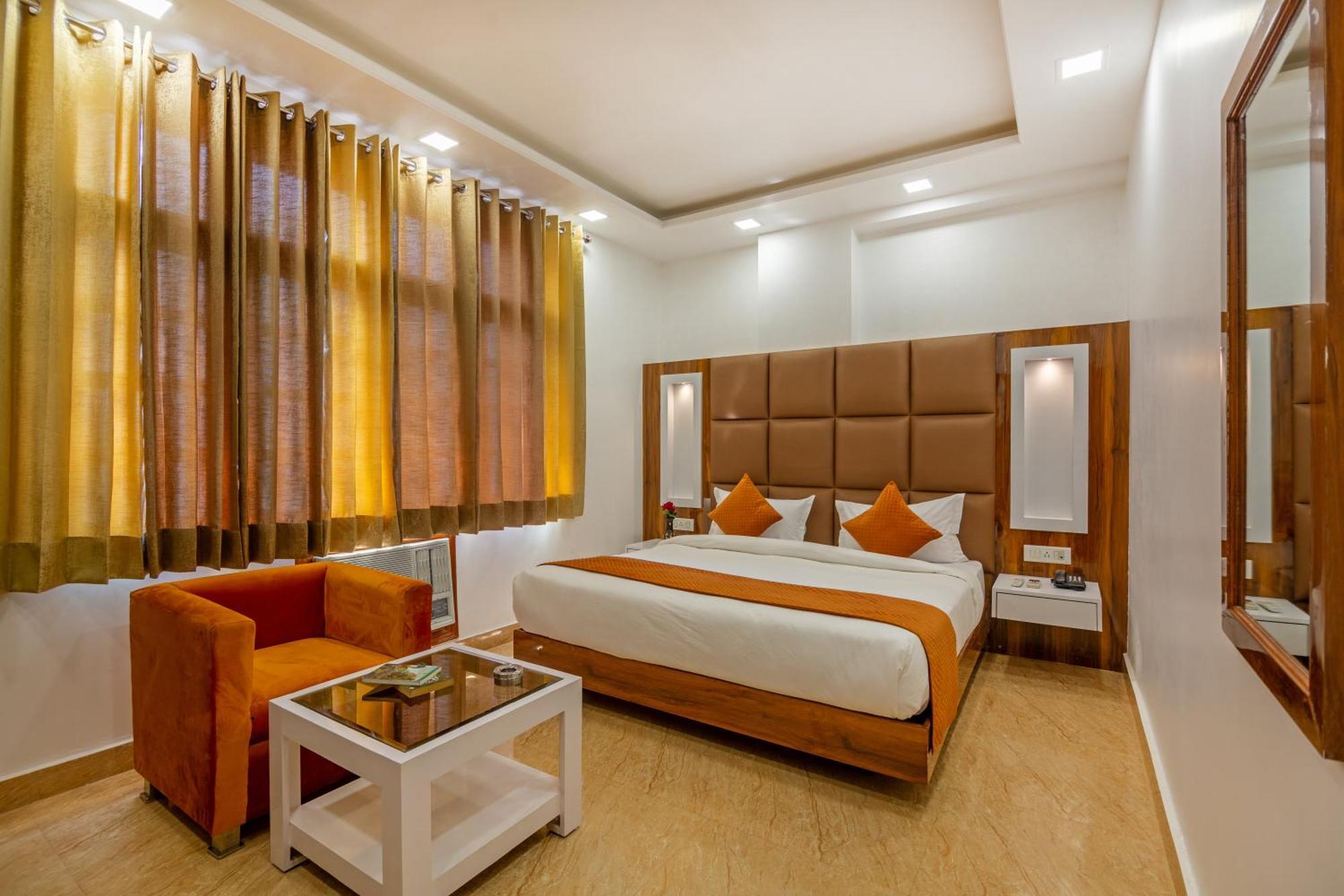 Rahul Palace By Golden Tree Near Metro Station And Ajmal Khan Market New Delhi Luaran gambar