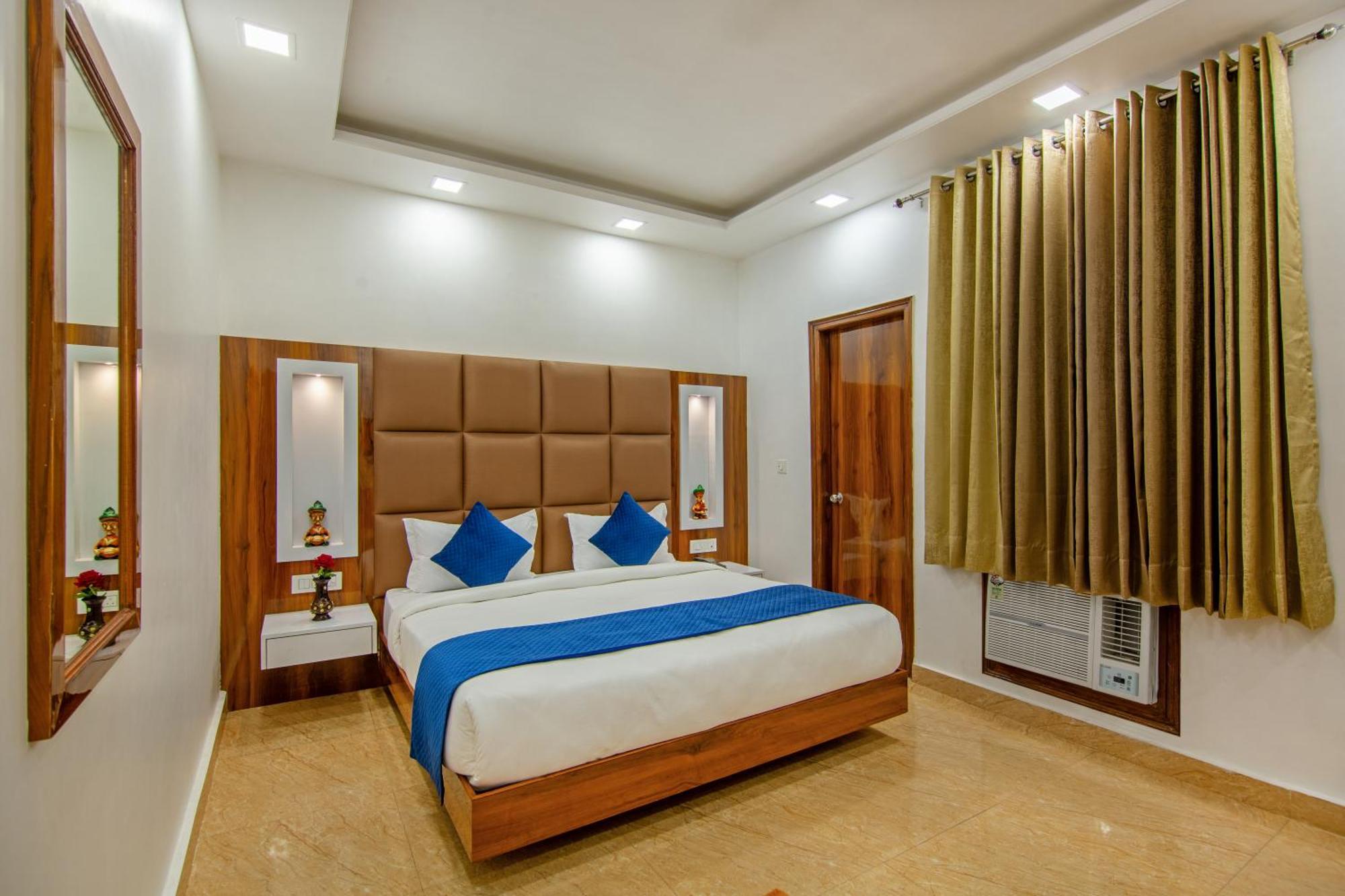 Rahul Palace By Golden Tree Near Metro Station And Ajmal Khan Market New Delhi Luaran gambar