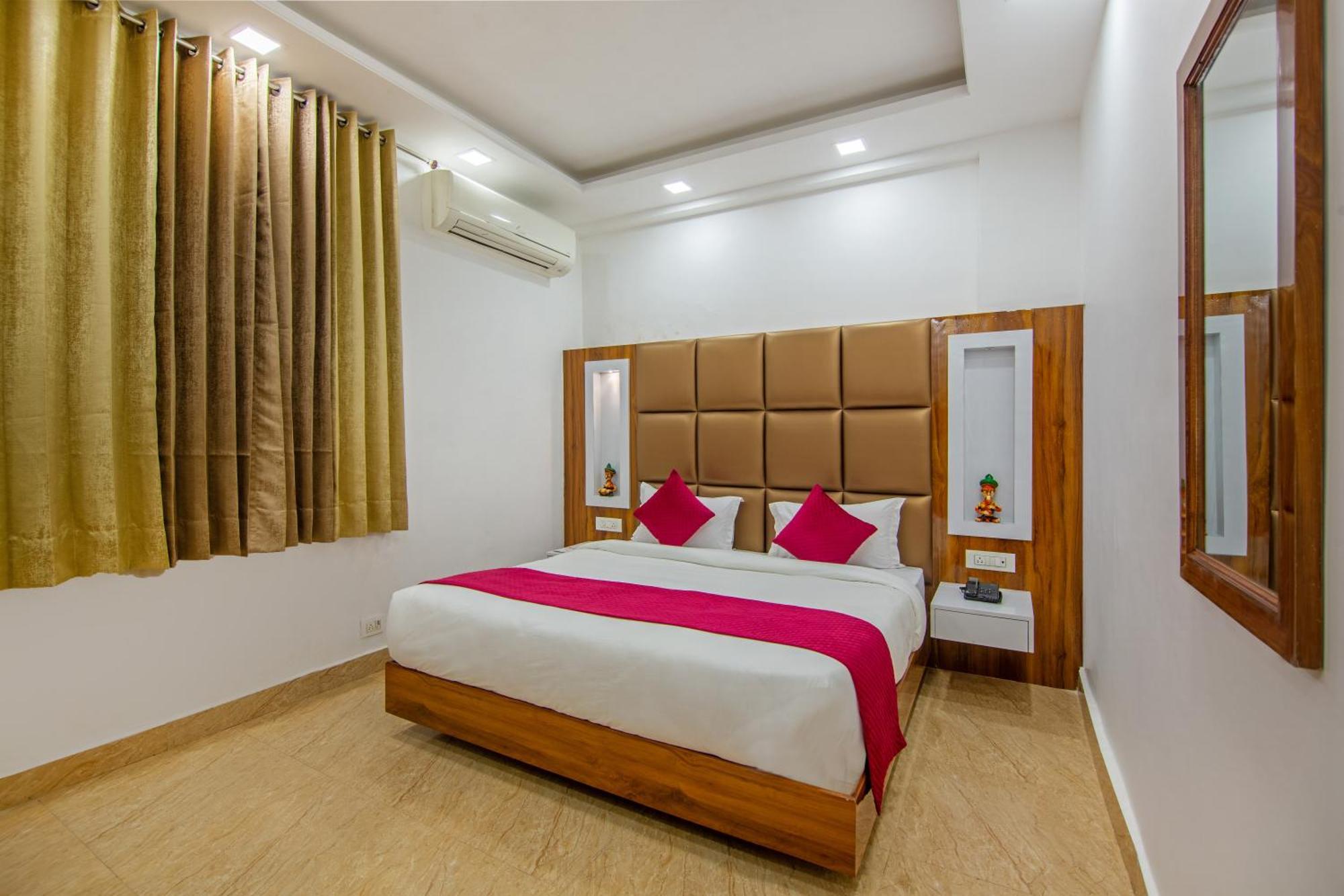 Rahul Palace By Golden Tree Near Metro Station And Ajmal Khan Market New Delhi Luaran gambar