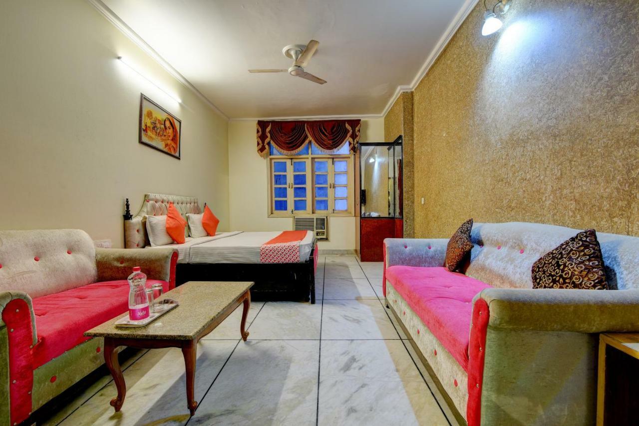 Rahul Palace By Golden Tree Near Metro Station And Ajmal Khan Market New Delhi Luaran gambar