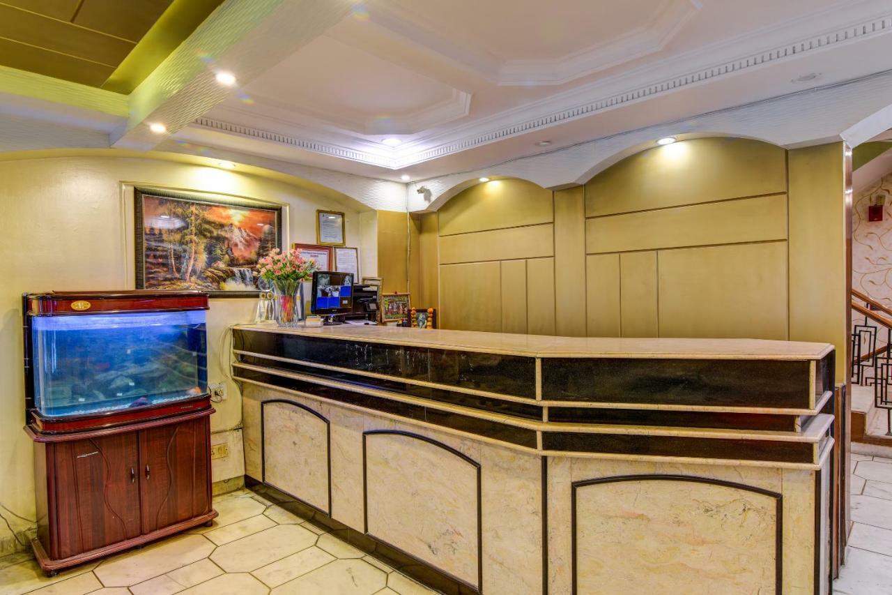Rahul Palace By Golden Tree Near Metro Station And Ajmal Khan Market New Delhi Luaran gambar