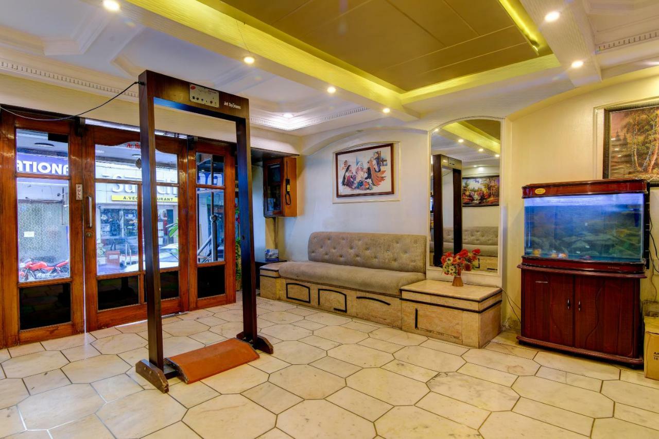 Rahul Palace By Golden Tree Near Metro Station And Ajmal Khan Market New Delhi Luaran gambar