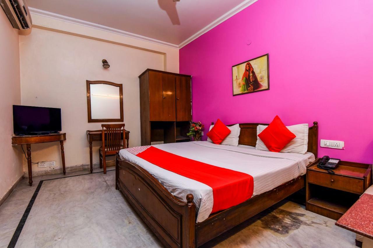 Rahul Palace By Golden Tree Near Metro Station And Ajmal Khan Market New Delhi Luaran gambar