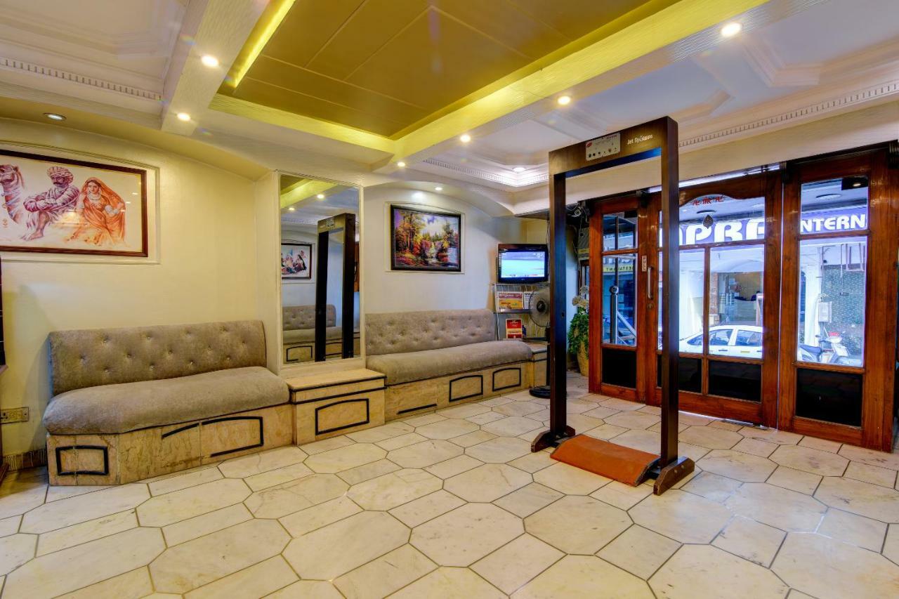 Rahul Palace By Golden Tree Near Metro Station And Ajmal Khan Market New Delhi Luaran gambar
