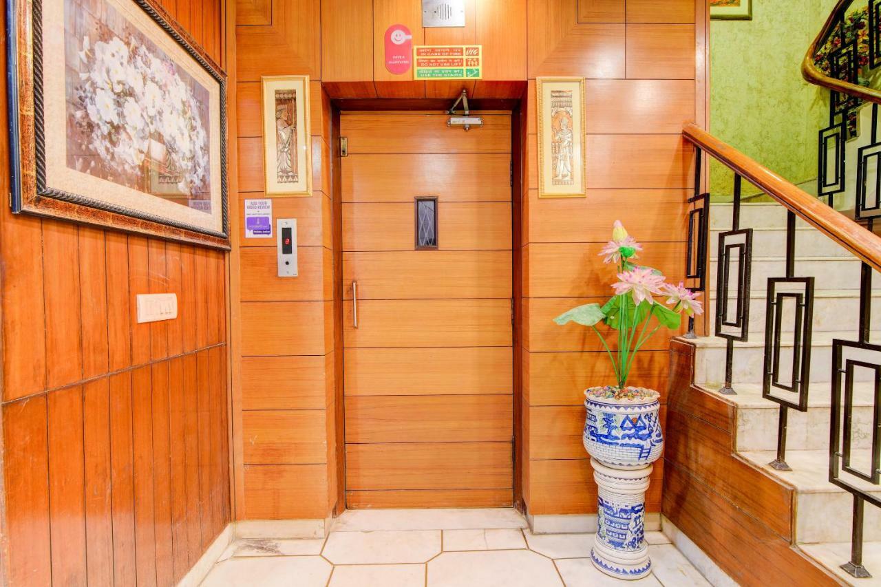 Rahul Palace By Golden Tree Near Metro Station And Ajmal Khan Market New Delhi Luaran gambar