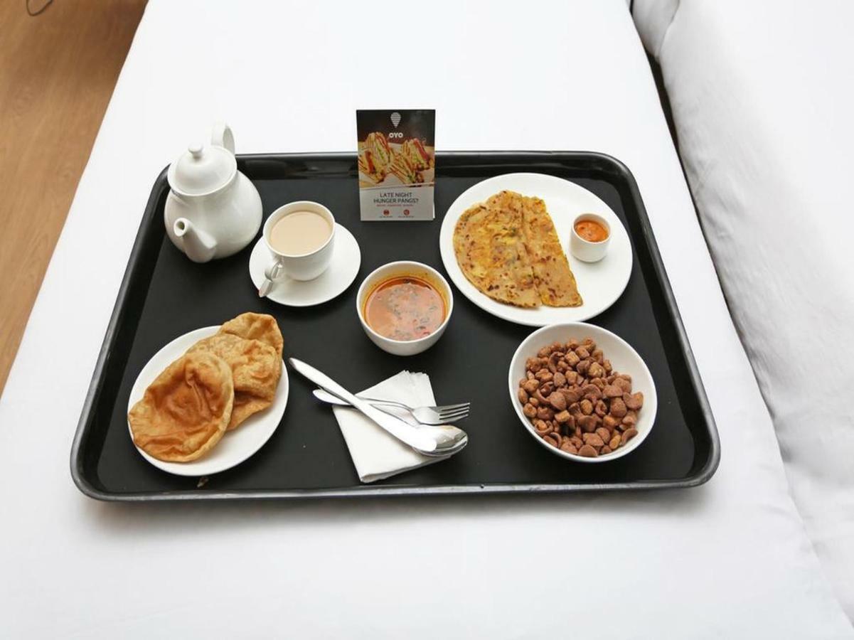 Rahul Palace By Golden Tree Near Metro Station And Ajmal Khan Market New Delhi Luaran gambar